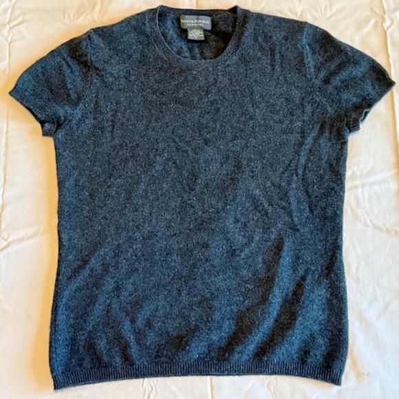 Banana Republic Dark Gray 100% Cashmere Tee Size Small - Picture 1 of 7